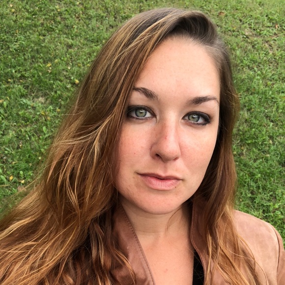 Meet your Posher, Korrie - Picture 1 of 1